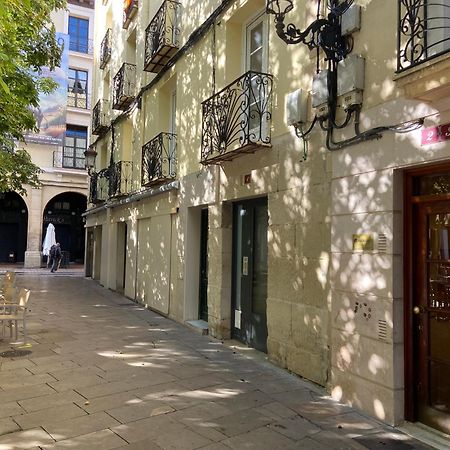 Alojamiento En Pleno Centro Con Wifi Y Aire Acondicionado Logroño Esterno foto